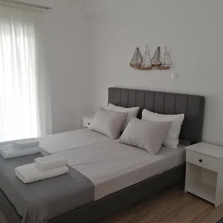 Grammeni's * Neos Marmaras