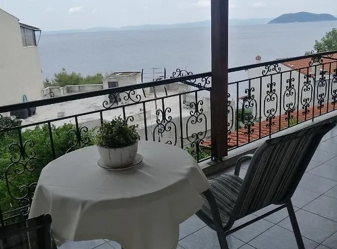 Grammeni's * Neos Marmaras